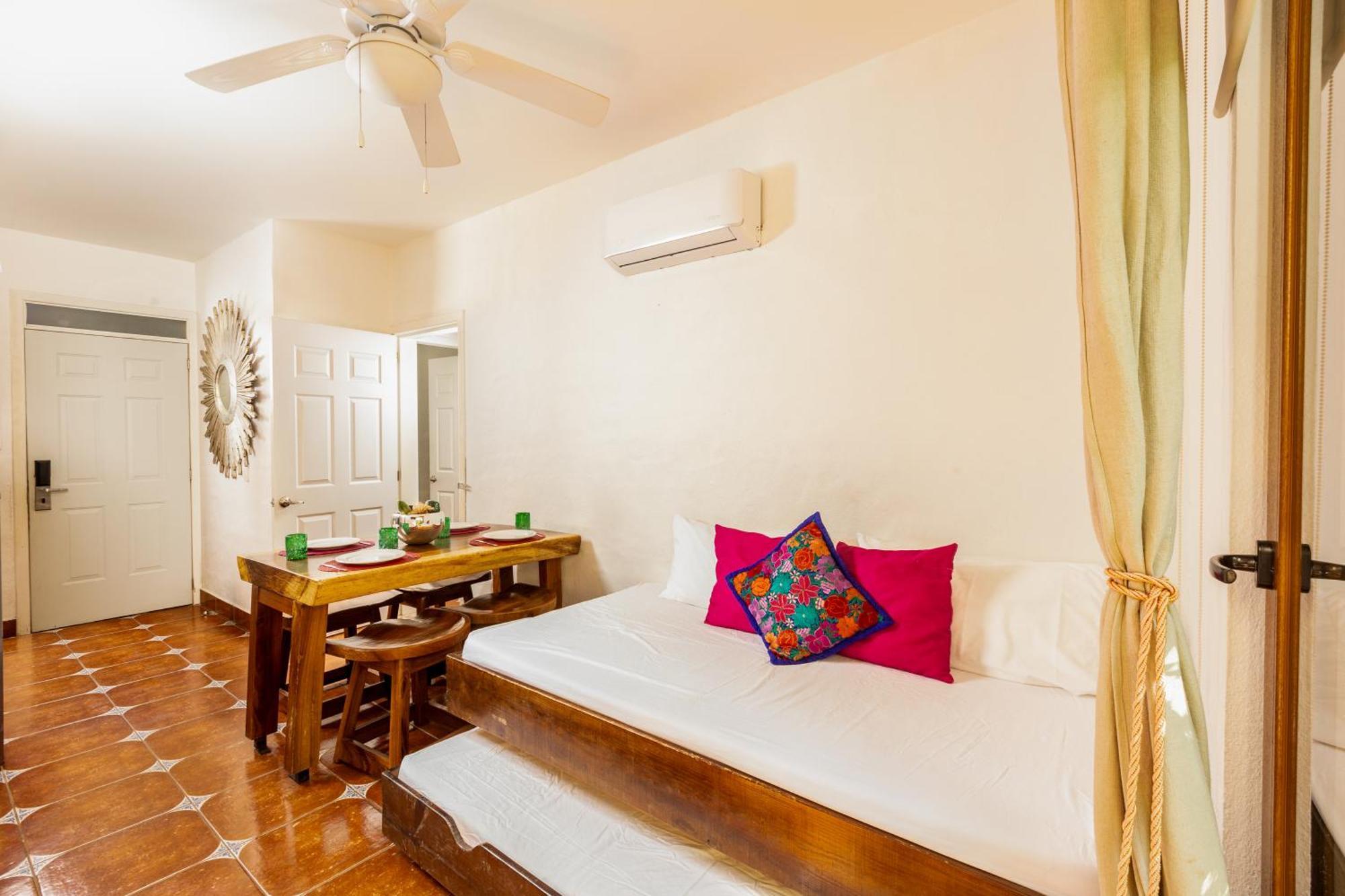 Casa Loteria -Pueblito Sayulita- Colorful, Family And Relax Experience With Private Parking And Pool Hotel Ngoại thất bức ảnh